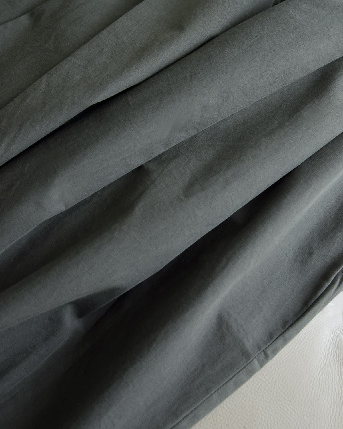 Studio Doe(スタジオドー)ドローストリング 2タックトラウザーズパンツ Drawstring Two-tuck Trousers dn-264bdp08