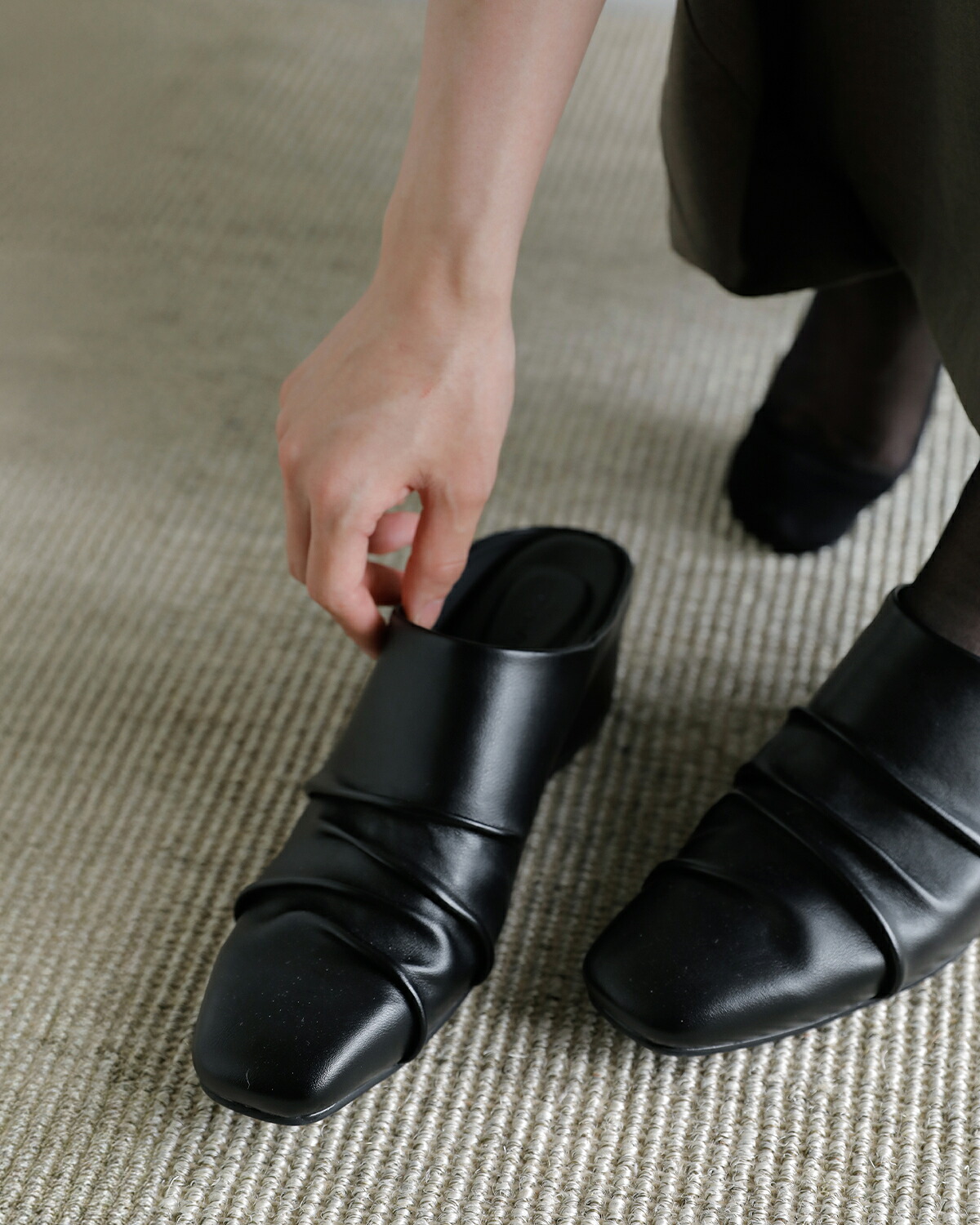 Studio Doe(スタジオドー)PUレザー プリーツデザイン インヒール ミュール Pleated Heeled Slippers ds-262ohl24