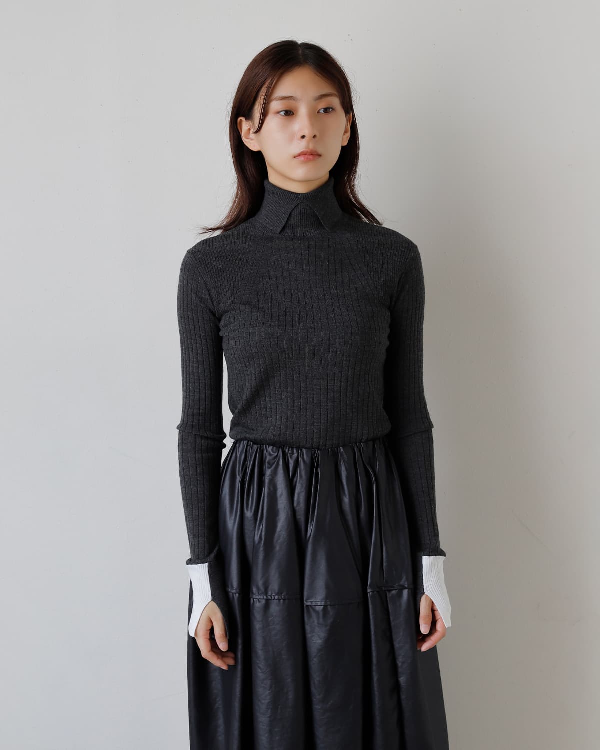CINOH(チノ)ウール 配色袖 タートルネックニット 155 MICRON WOOL TURTLENECK KNIT f-50-036