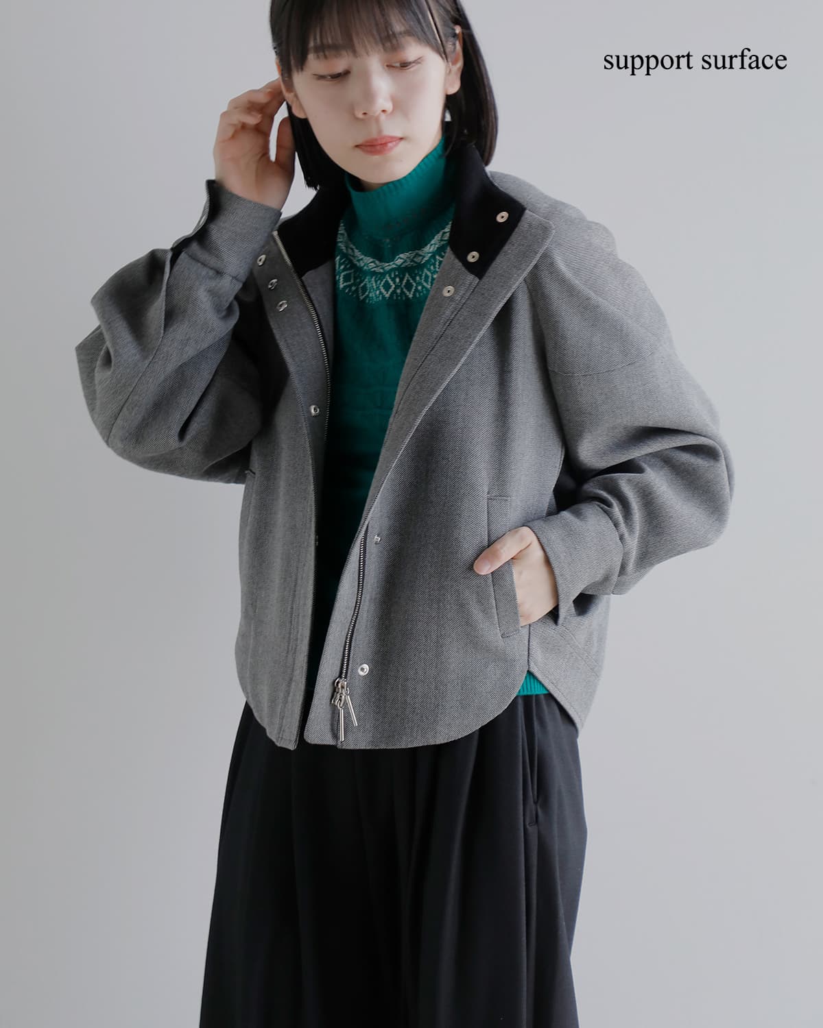 support surface サポートサーフェス ウール スタンドカラー
