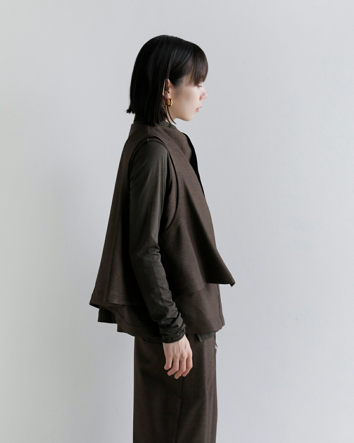 support surface(サポートサーフェス)レイヤード フレア ボタンベスト ftd27a108-tko0242 