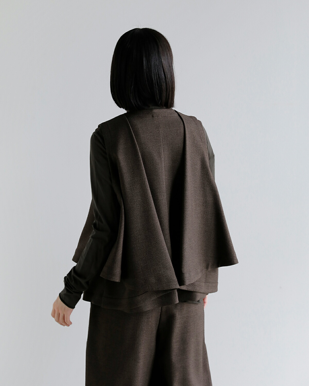 support surface(サポートサーフェス)レイヤード フレア ボタンベスト ftd27a108-tko0242 