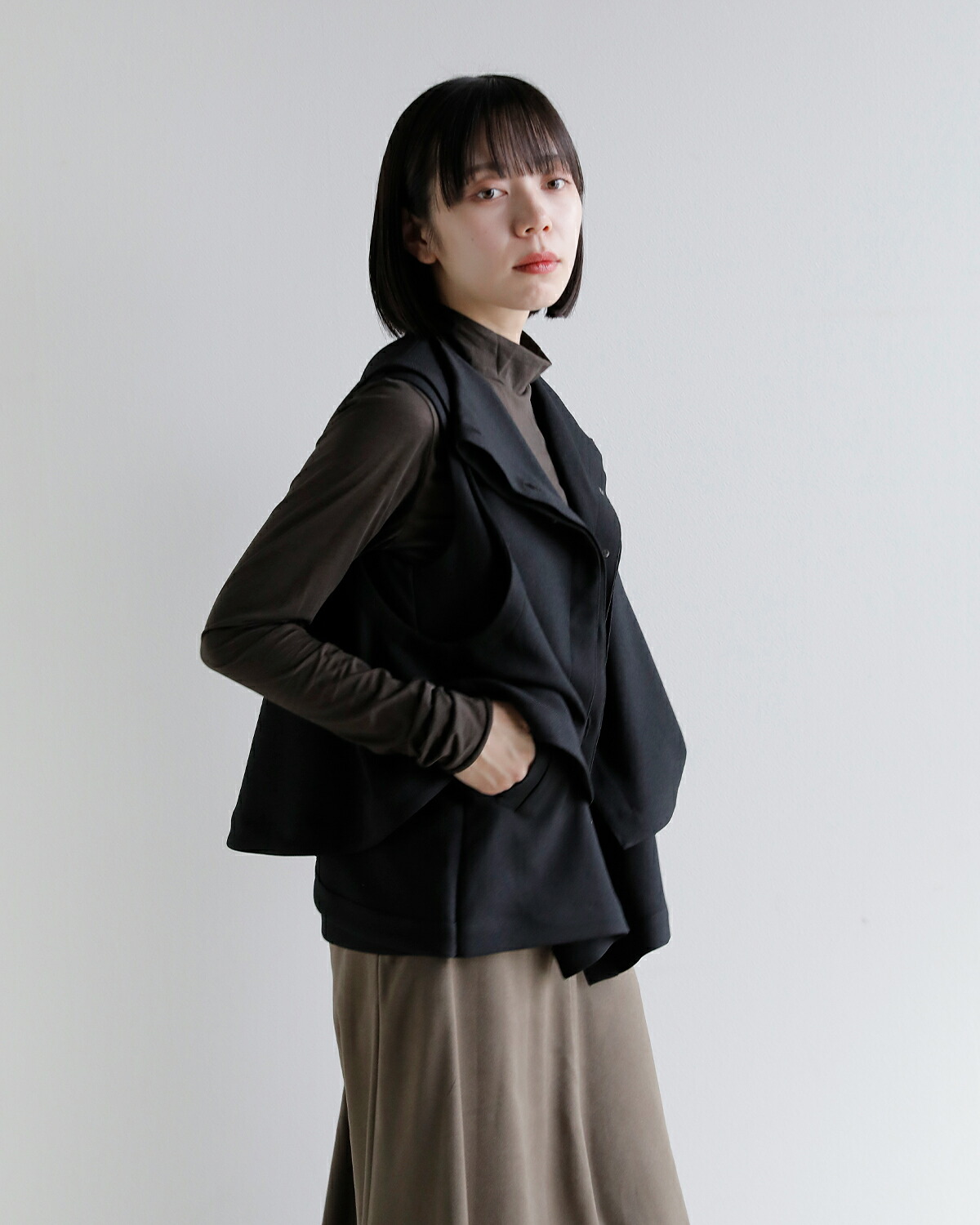 support surface(サポートサーフェス)レイヤード フレア ボタンベスト ftd27a108-tko0242 