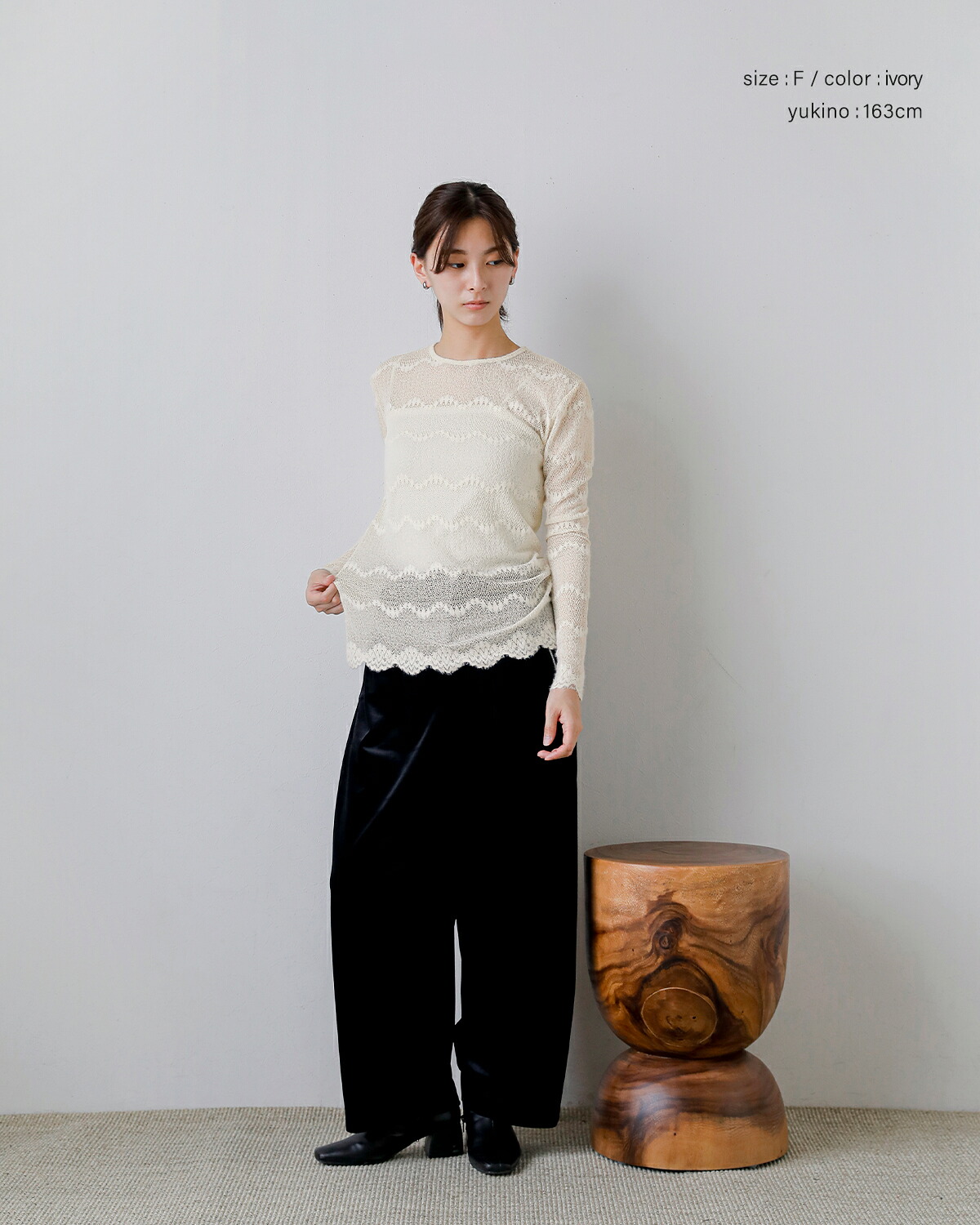 Hella(ヘラ)フロック レース シアー トップ Flocked Lace Sheer Top h263-17