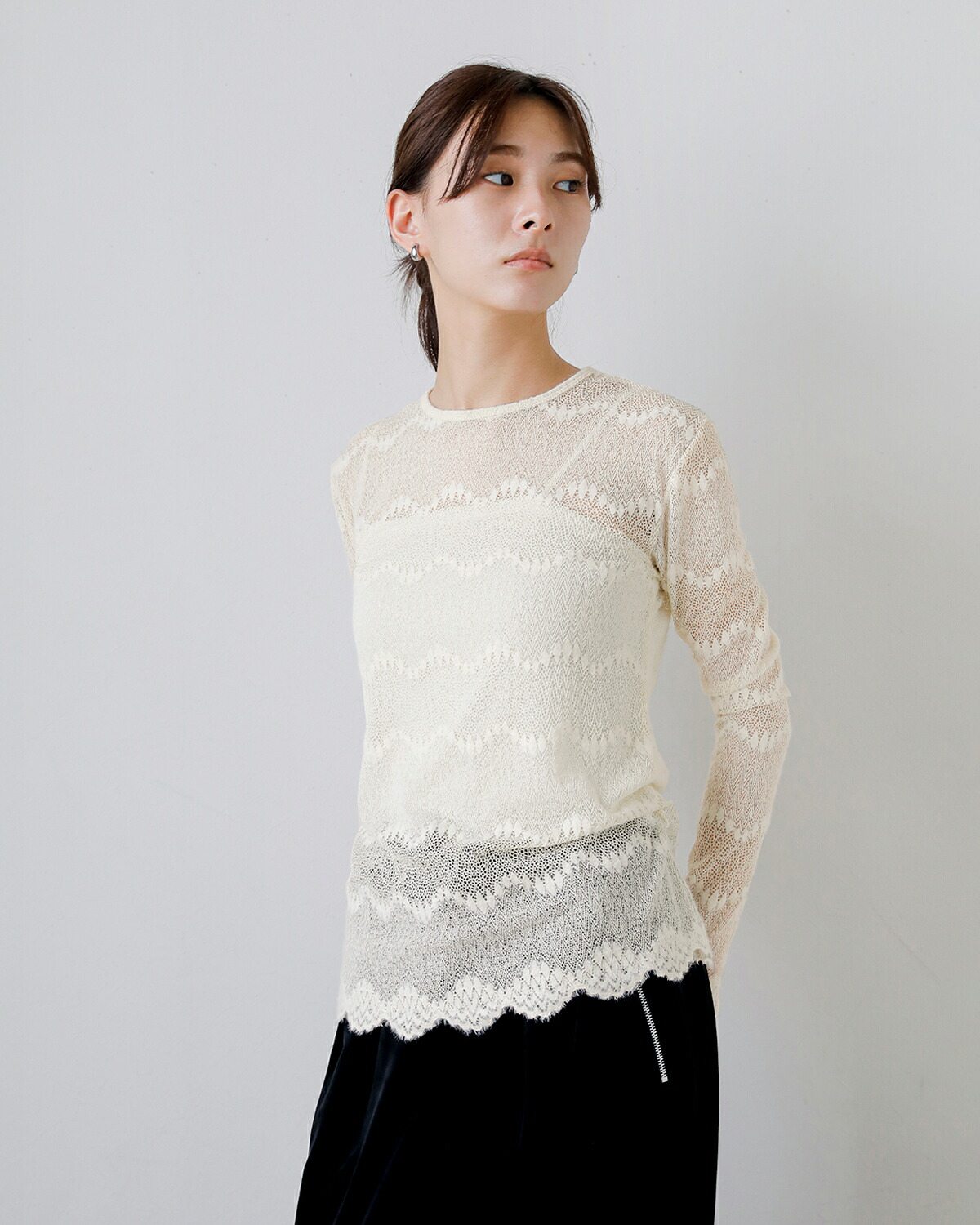 Hella(ヘラ)フロック レース シアー トップ Flocked Lace Sheer Top h263-17