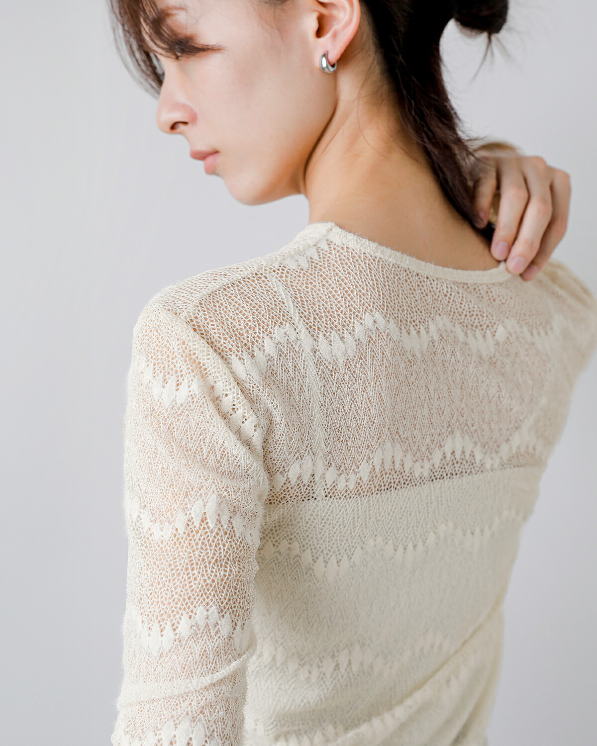 Hella(ヘラ)フロック レース シアー トップ Flocked Lace Sheer Top h263-17
