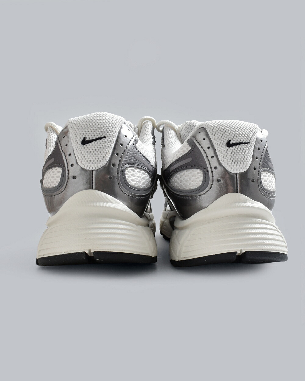NIKEV5 RNR スニーカー hj5228