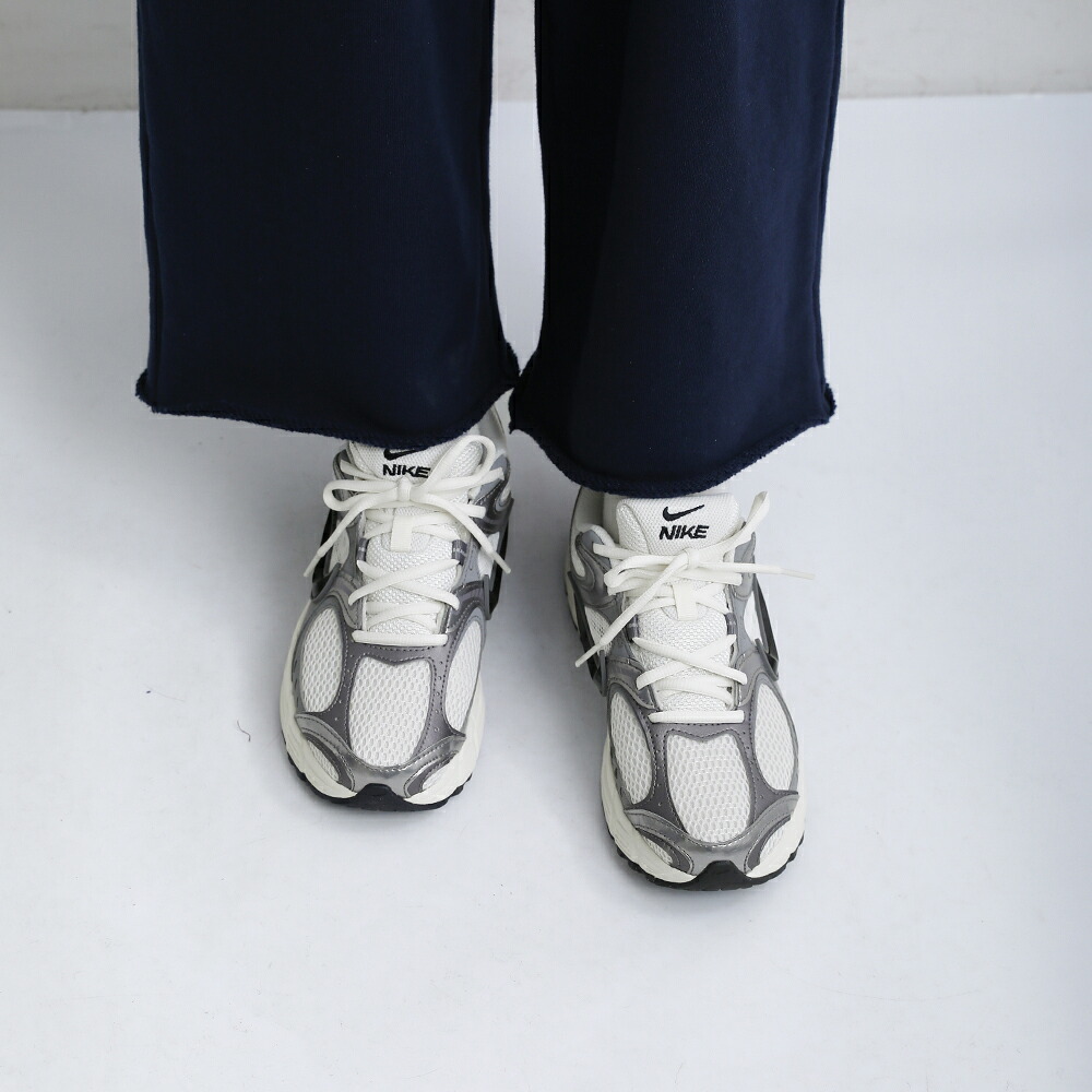 NIKEV5 RNR スニーカー hj5228