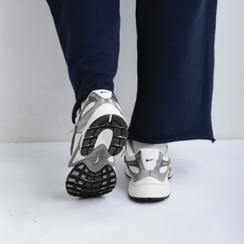 NIKEV5 RNR スニーカー hj5228
