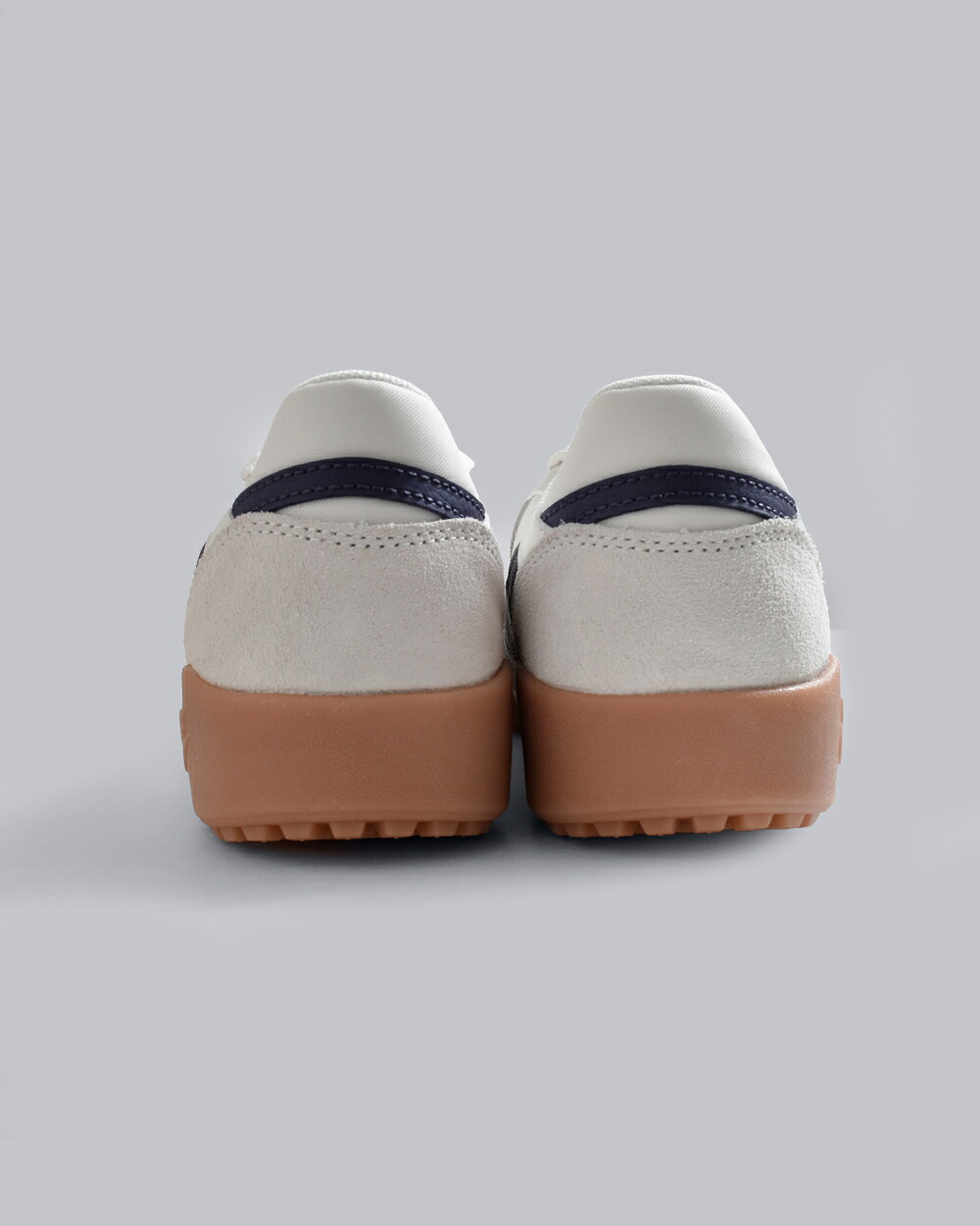 NIKEウィメンズ テラモンタ スエード スニーカー im6484