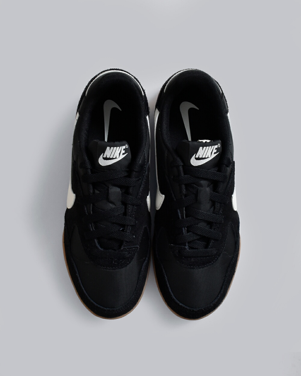 NIKEウィメンズ テラモンタ スエード スニーカー im6484