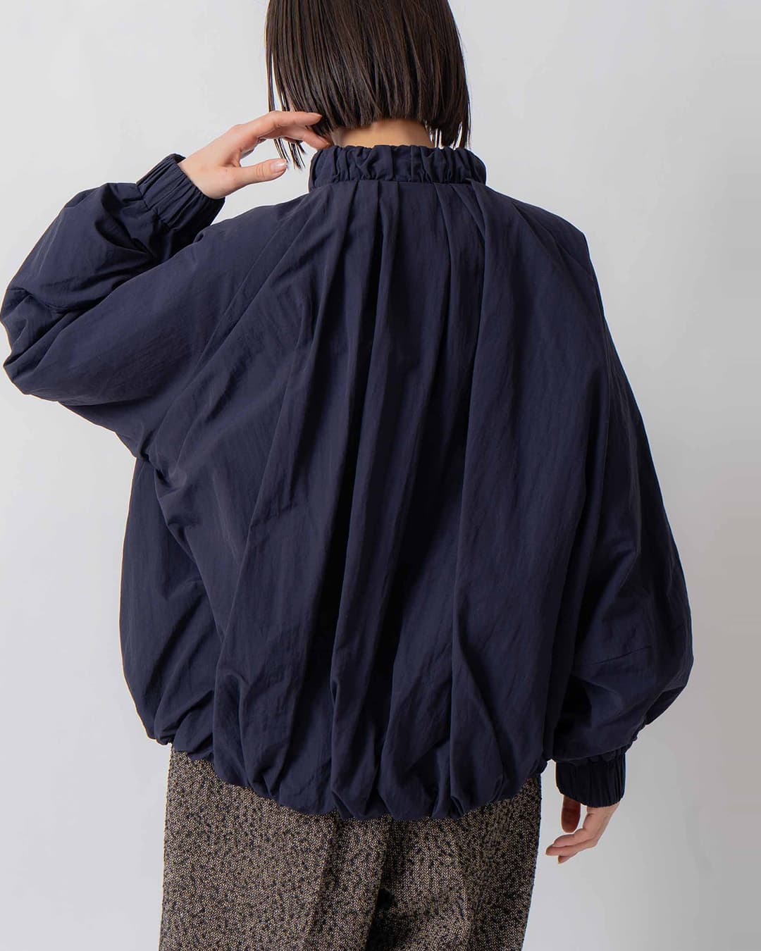 KELENナイロンギャザー 中綿入り ブルゾン NEES lkl26fjk2093