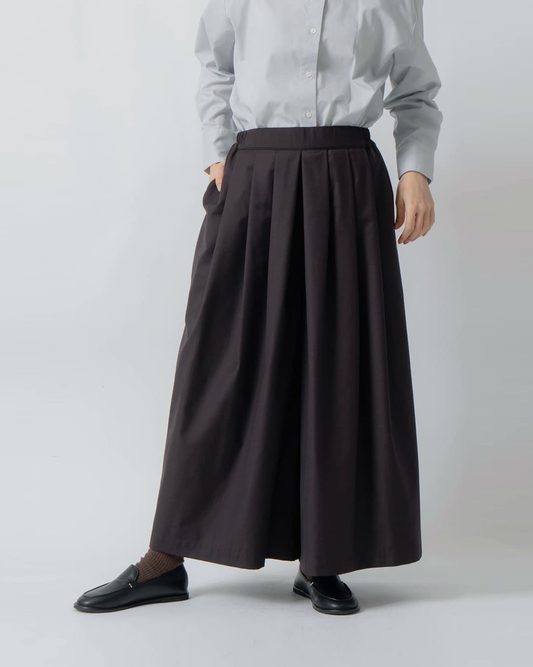 KELEN(ケレン)タックデザイン フレアパンツ MIERA lkl26fpt2157