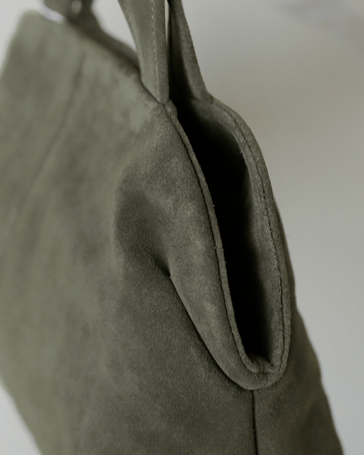 Atelier de LUMEN(アトリエ ド ルメン)カウレザー スエード ハンドバッグ PAVE PETIT BAG lll6f38