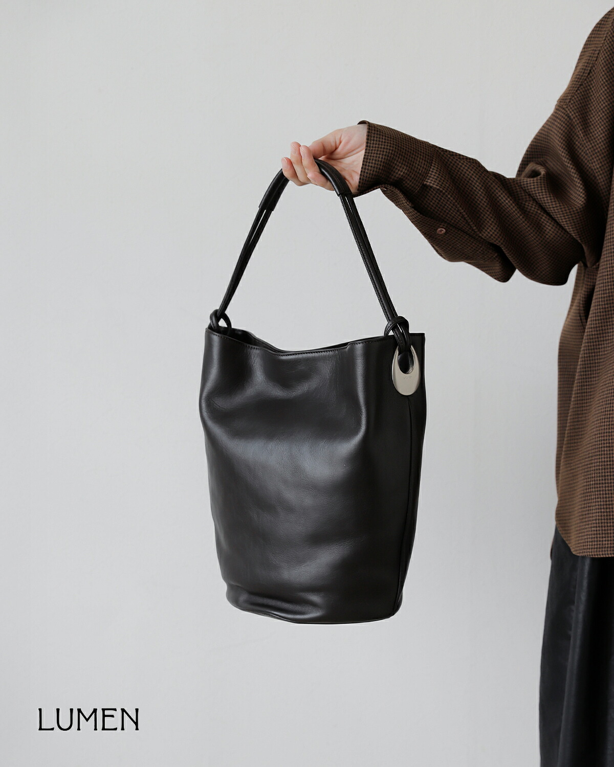 Atelier de LUMEN(アトリエ ド ルメン)カウレザー バケットバッグ COLLEN BUCKET BAG lll6f96