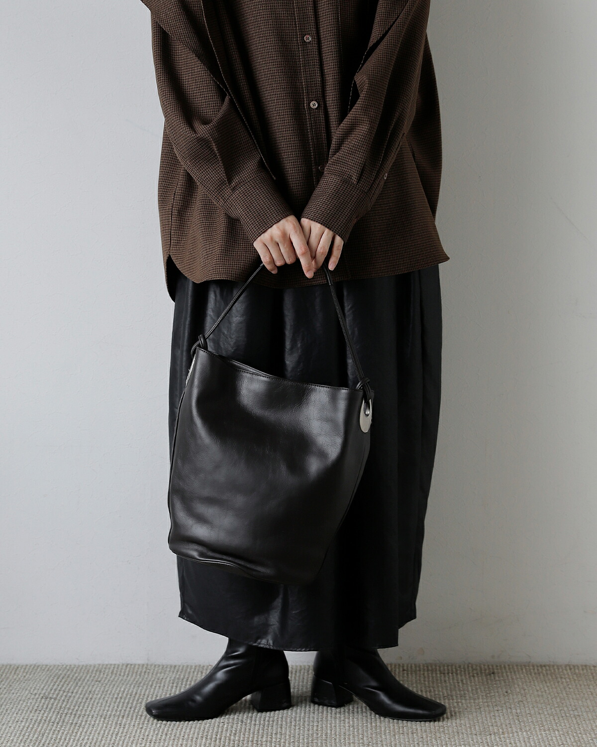 Atelier de LUMEN(アトリエ ド ルメン)カウレザー バケットバッグ COLLEN BUCKET BAG lll6f96