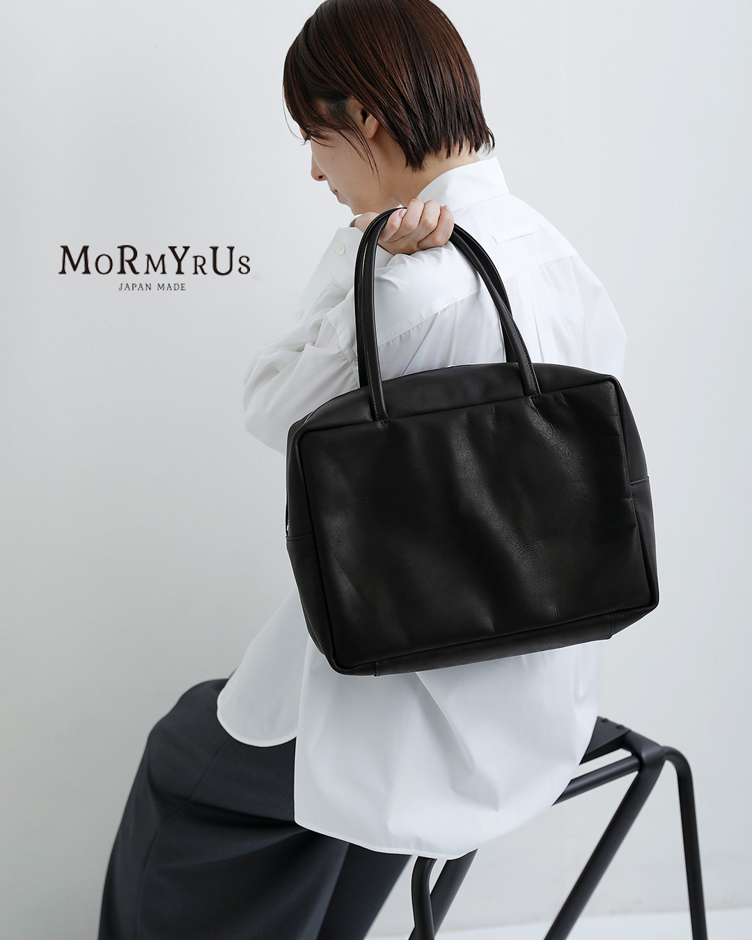 mormyrusプレスドルースターレザー スクエア ハンドバッグ m-068