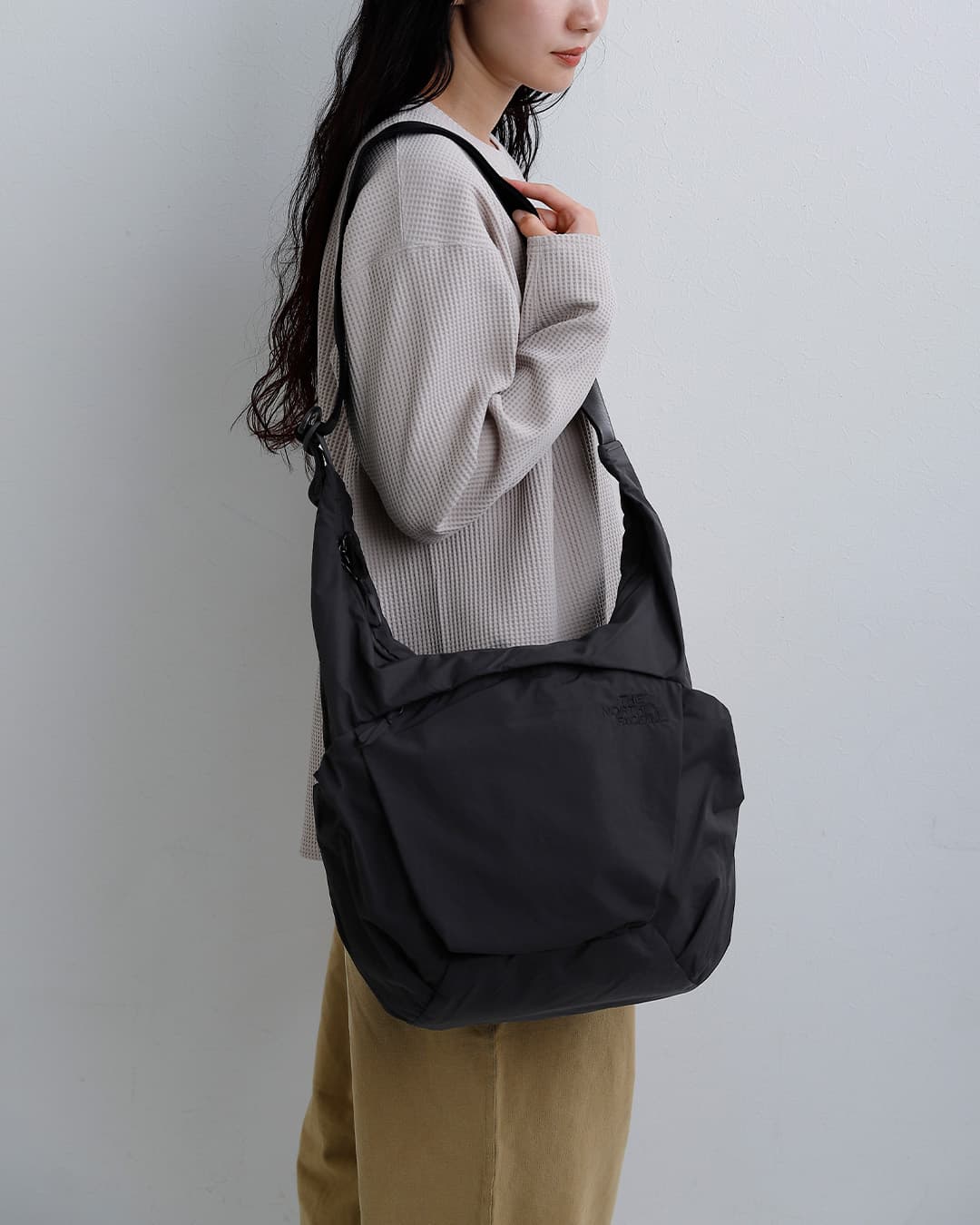 THE NORTH FACEフィーカス ショルダーバッグ 18L Ficus Shoulder nmw72650