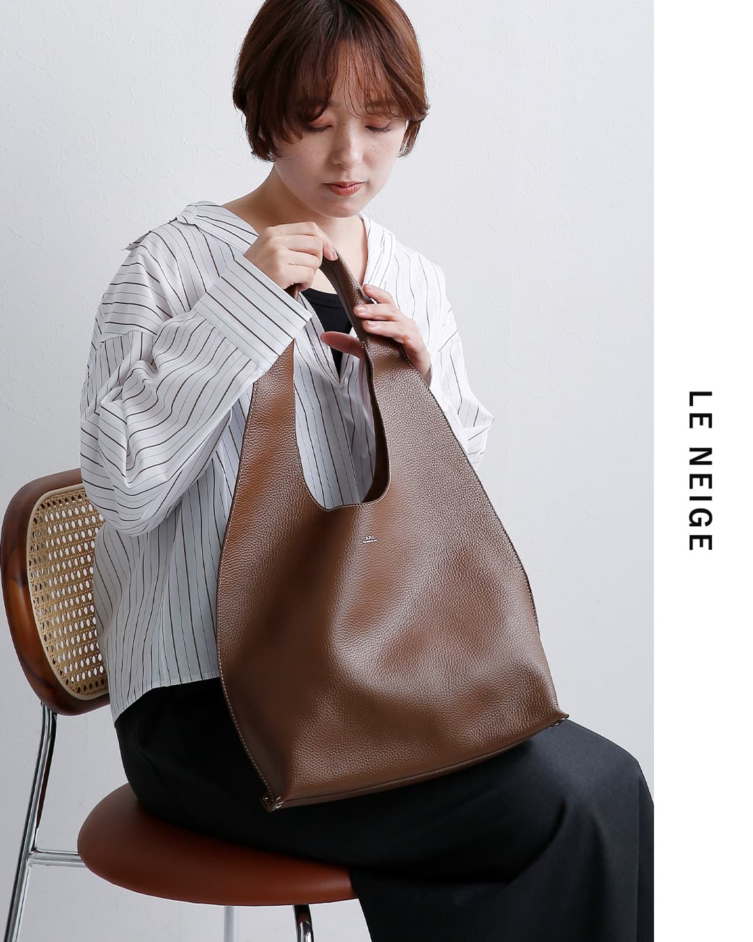 A.P.C.(アー・ペー・セー)グレインレザー ショルダーバッグ LE NEIGE pxcbc-f67043