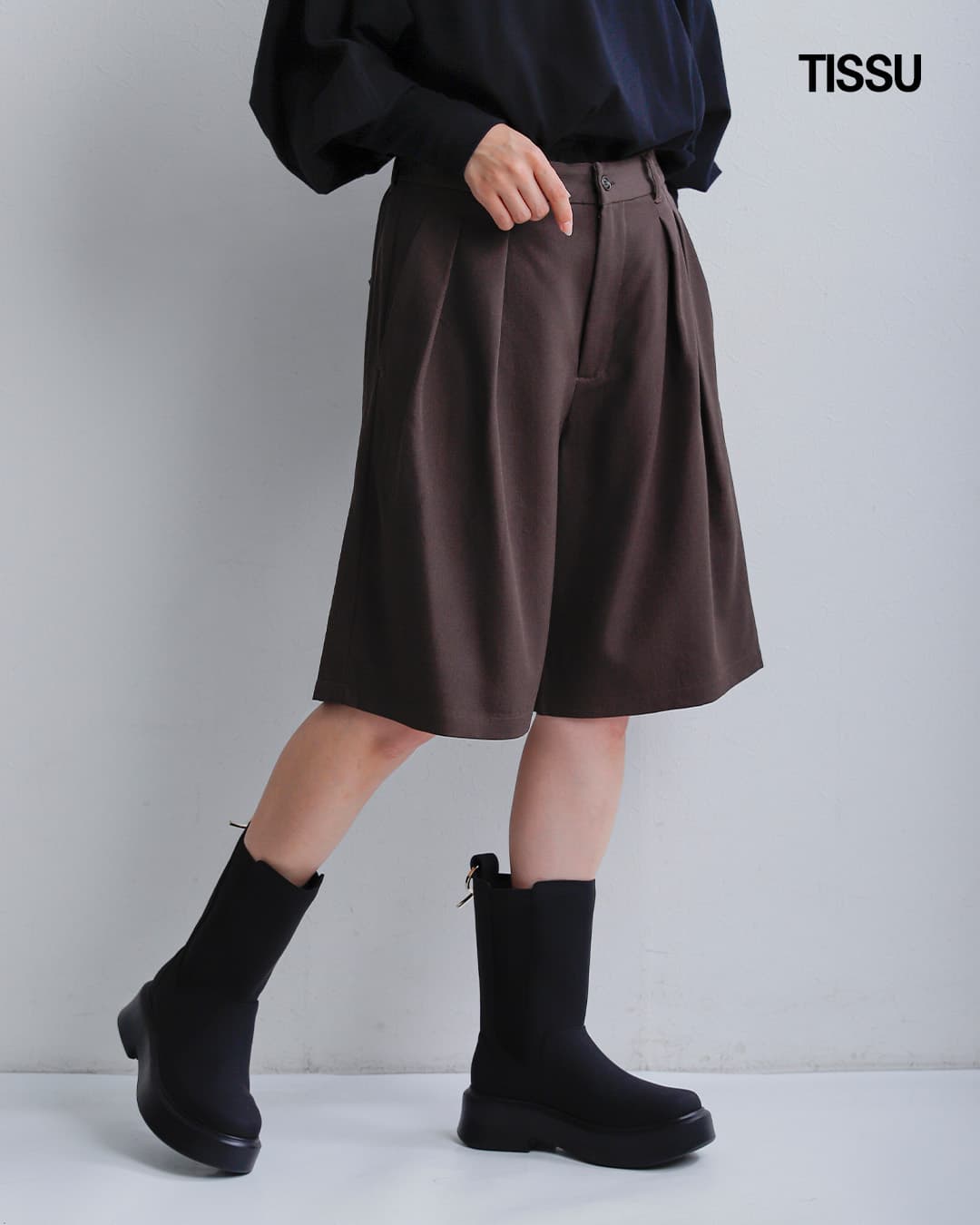 tissuウール ルマーノツイル タック ハーフパンツ