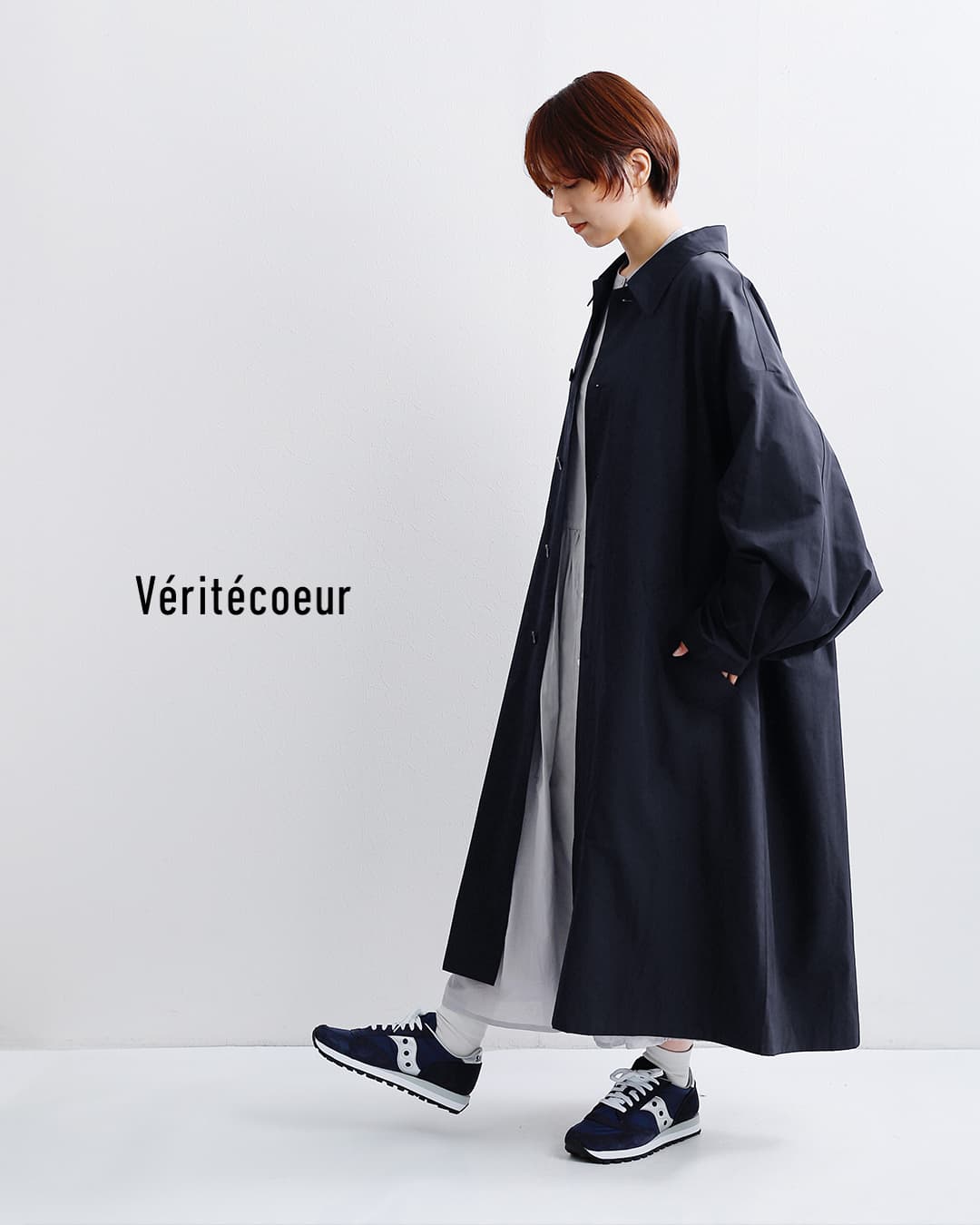 Veritecoeur(ヴェリテクール)タフタ ボリュームスリーブ ロングコート vc-2894