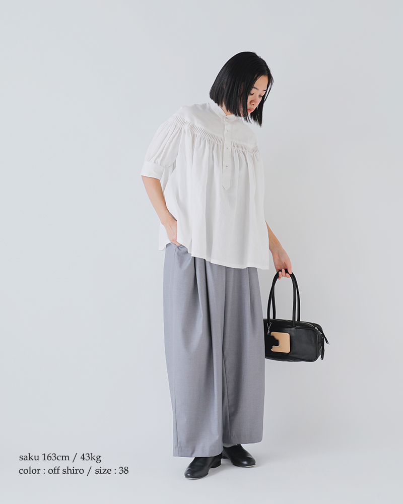 Scye(サイ)リネンキャンブリックタックハーフスリーブブラウス60/1LinenCambricTuckedBlouseHalfSleeve1226-31001