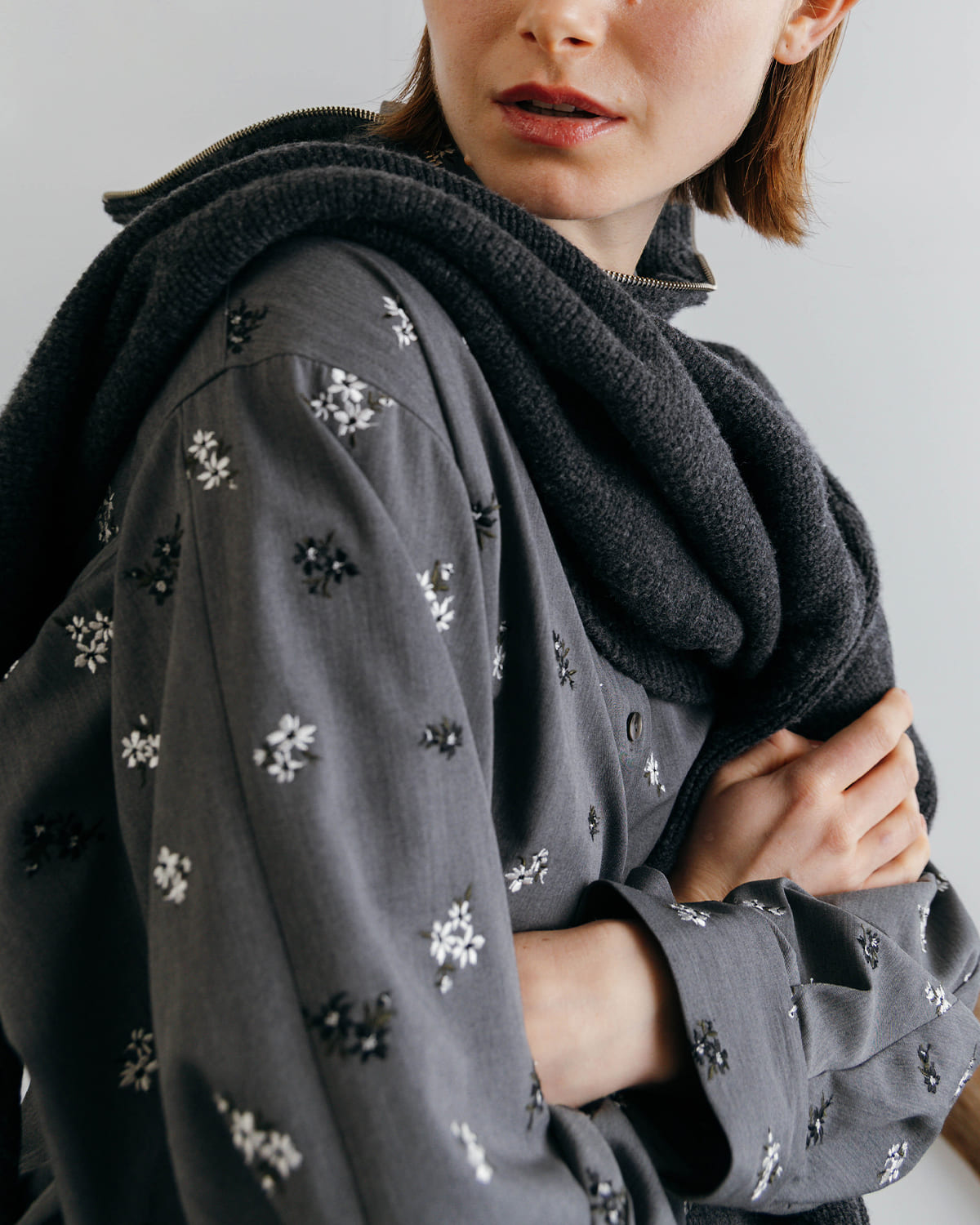 CREDONA(クレドナ)フラワー刺繍シャツFLOWEREMBROIDERYSHIRTS 1426110018-0