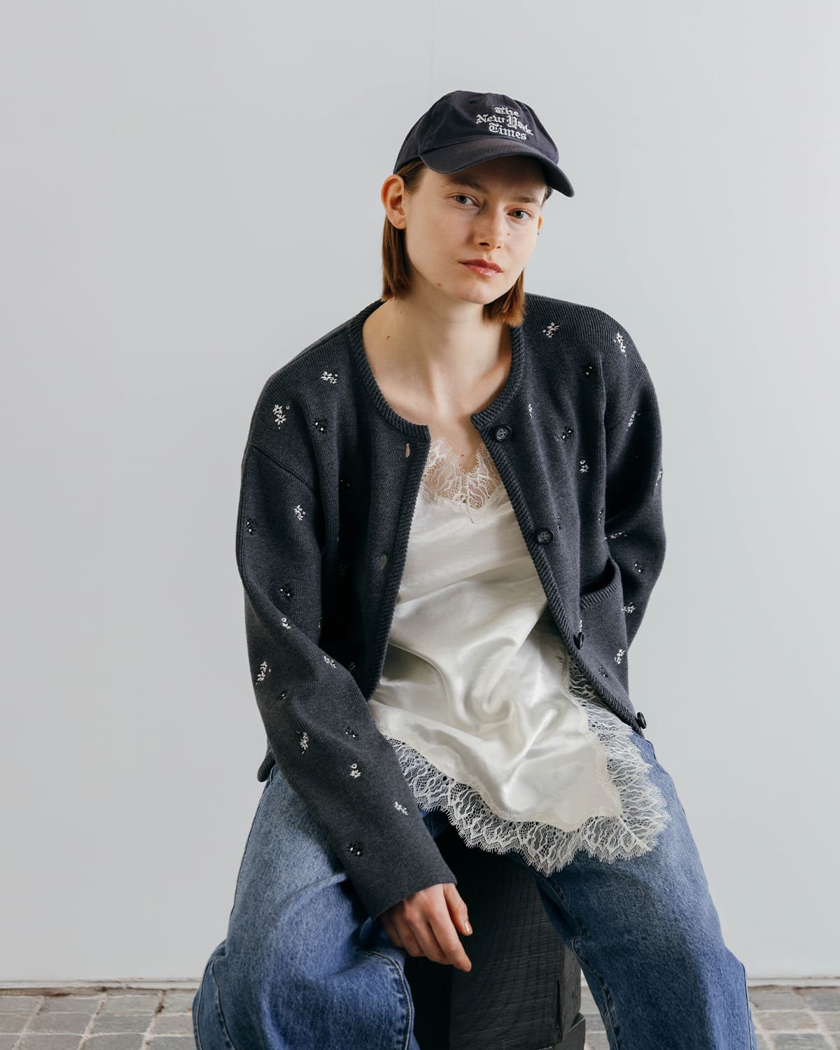 CREDONA(クレドナ)フラワー刺繍春ニットカーディガン伸縮性高密度張り感家庭洗濯華やかFLOWEREMBROIDERYCD 1426111017-0