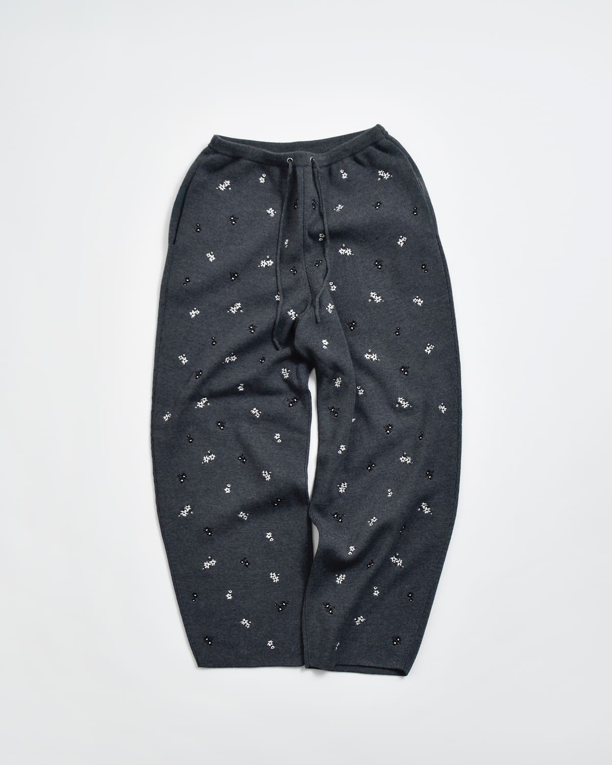 CREDONA(クレドナ)フラワー刺繍ニットパンツFLOWEREMBROIDERYKNITPANTS 1426120019-0