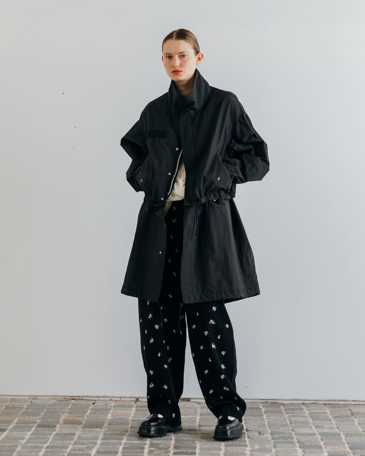 CREDONA(クレドナ)フラワー刺繍ニットパンツFLOWEREMBROIDERYKNITPANTS 1426120019-0