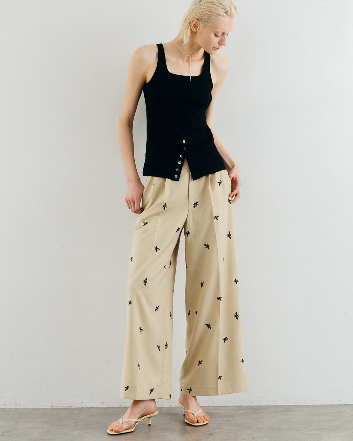 CREDONA(クレドナ)モチーフ刺繍パンツ MOTIF EMBROIDERY PANTS 1426320064-0