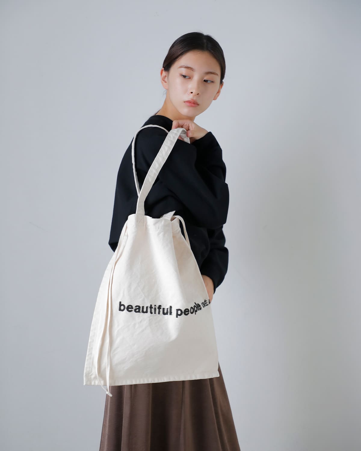 beautiful people(ビューティフルピープル)コットン帆布ロゴ刺繍トートバッグbrushedlogogatheringbag 1626611945