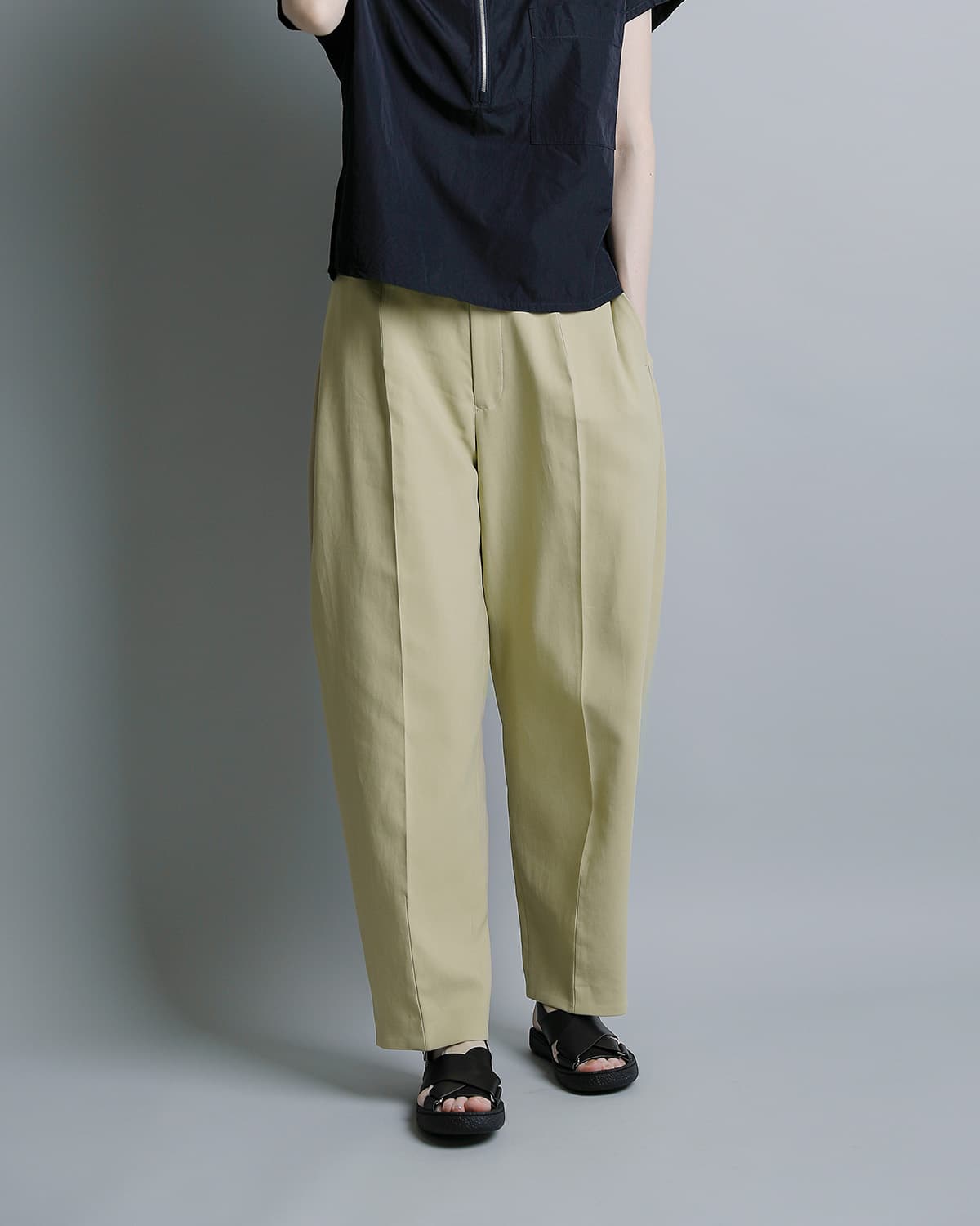 YLEVEGV�c�C���_�u���E�B�[�u �J�[�u�g���E�U�[ 100/2 GV TWILL DOUBLE WEAVE CURVED TR 168-6140060