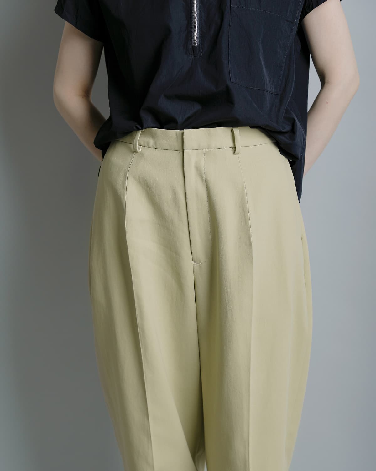 YLEVEGV�c�C���_�u���E�B�[�u �J�[�u�g���E�U�[ 100/2 GV TWILL DOUBLE WEAVE CURVED TR 168-6140060