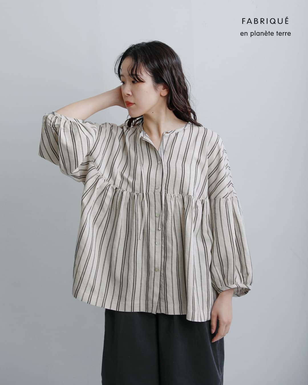 fabrique en planete terre(ファブリケ アン プラネテール)マルチストライプ 9分袖 ギャザー ブラウス 261-107
