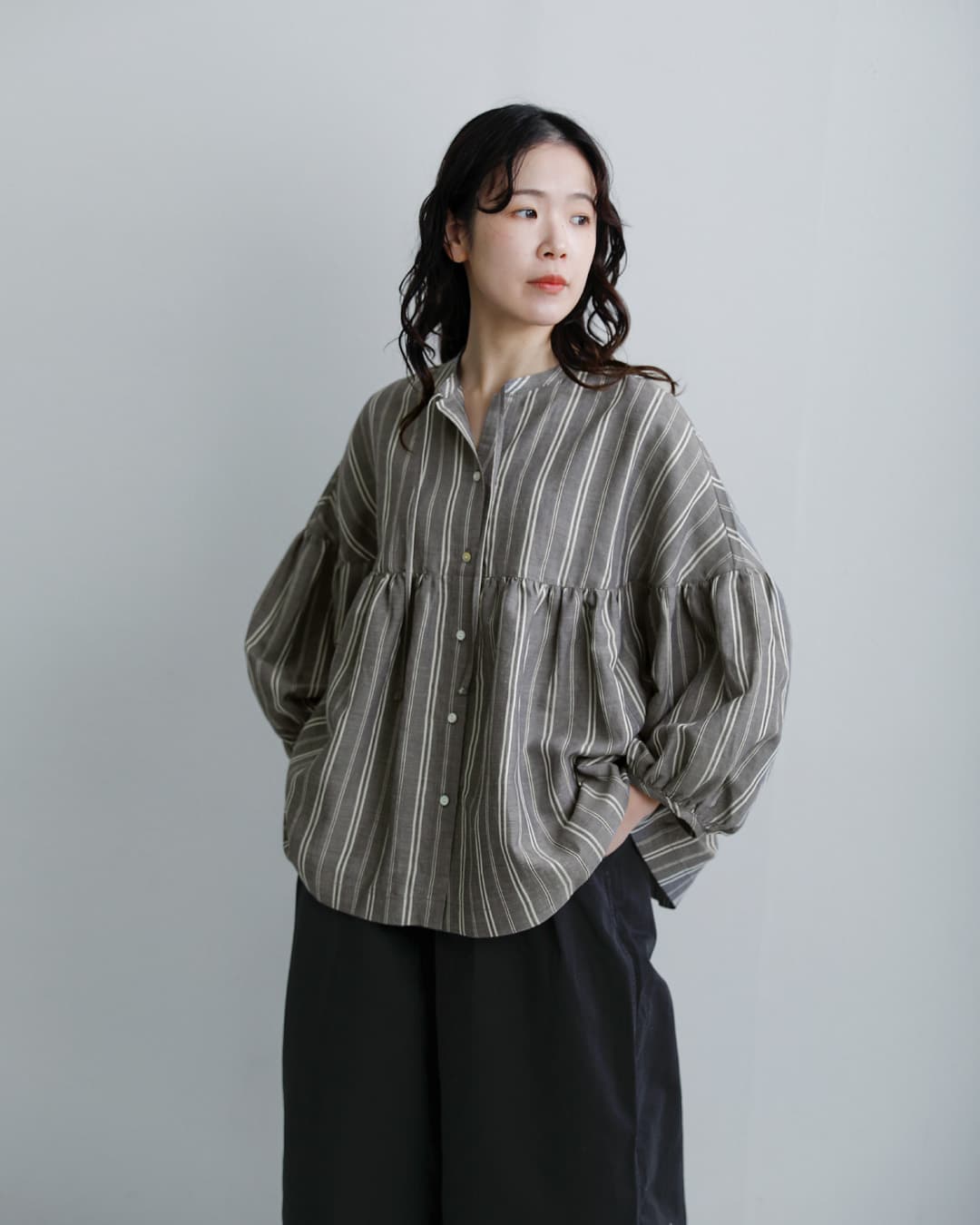 fabrique en planete terre(ファブリケ アン プラネテール)マルチストライプ 9分袖 ギャザー ブラウス 261-107