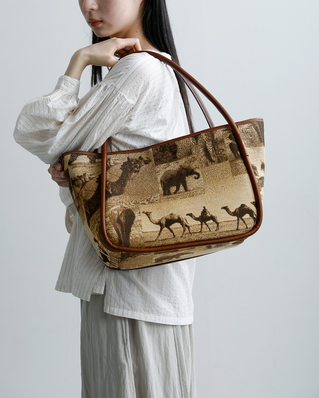 A VACATION(ア ヴァケーション)パターン トートバッグ HIPPO 26ss-a114-same1