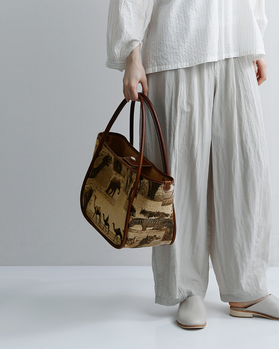 A VACATION(ア ヴァケーション)パターン トートバッグ HIPPO 26ss-a114-same1