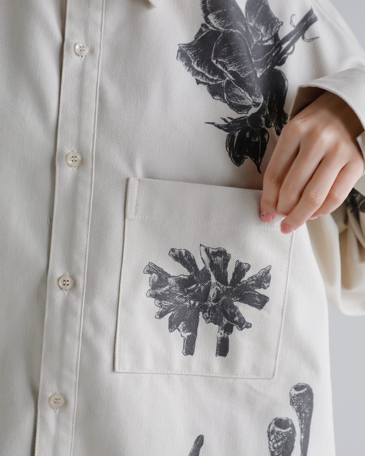 FLOWER(フラワー)コットンクリーチャーシャツ “Creatures shirt” 26ssf002