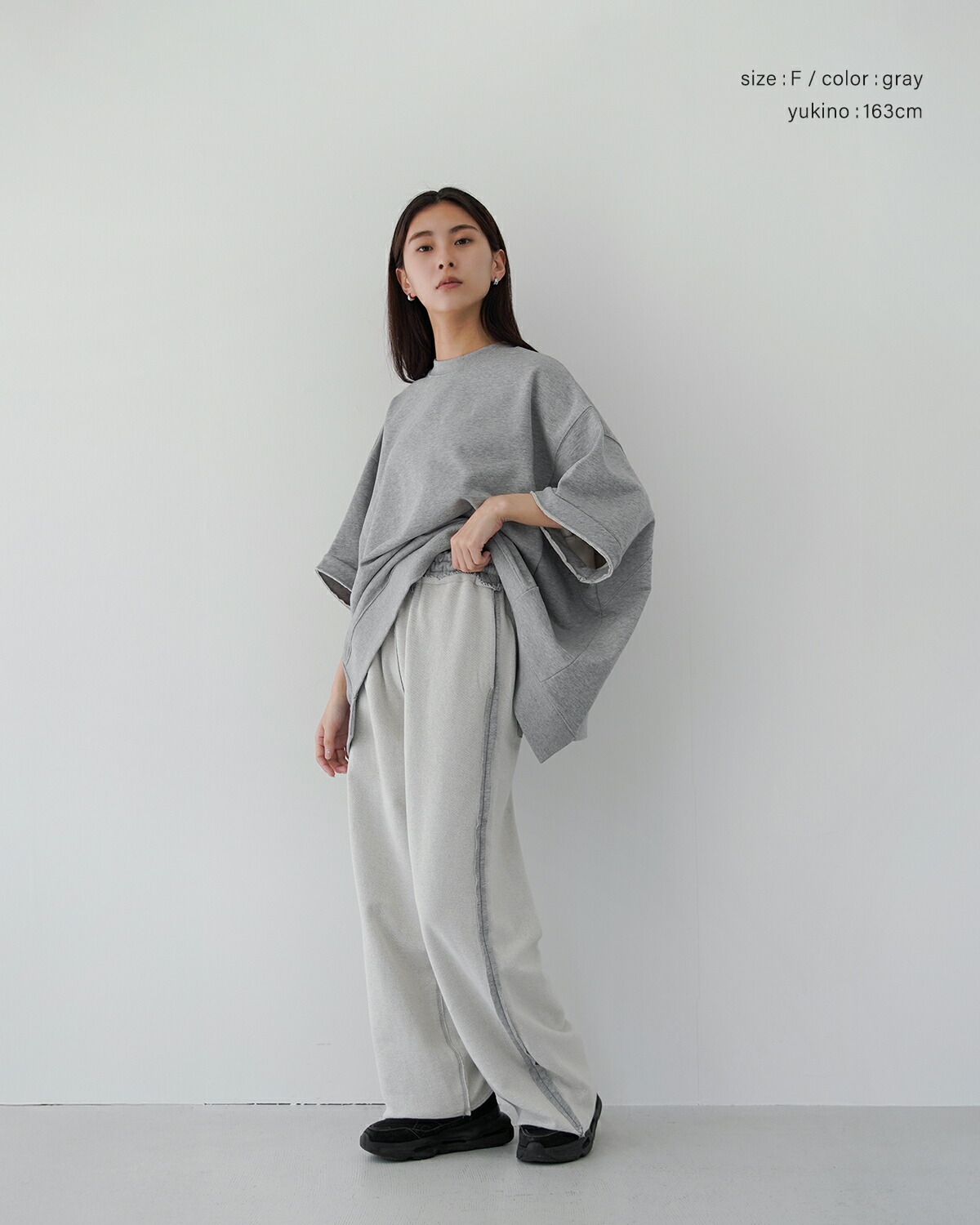 FLOWER(フラワー)スイッチングワイドスウェットシャツ “Switching wide sweat shirt” 26ssf006