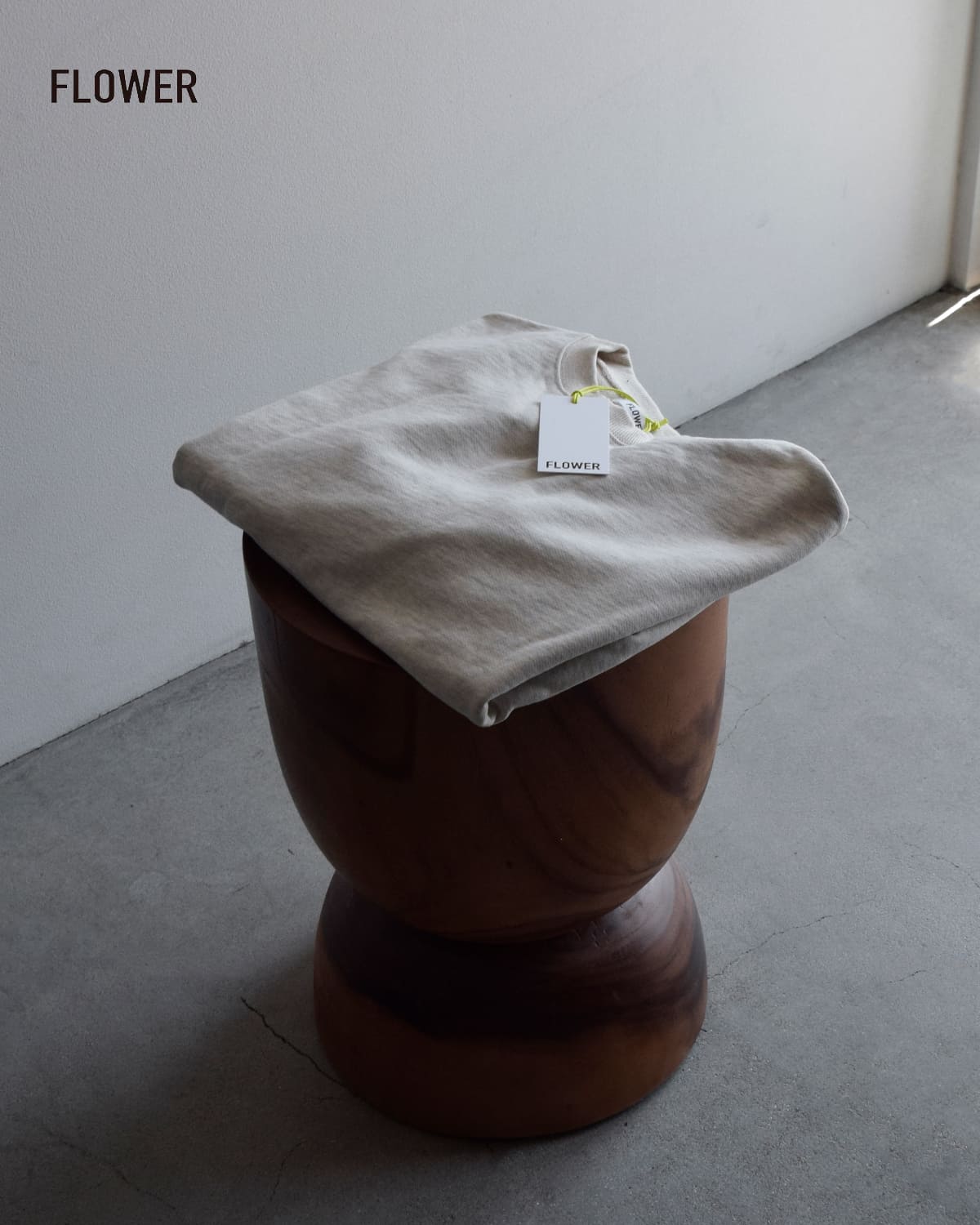 FLOWER(フラワー)スイッチング ワイド スウェット シャツ “Switching wide sweat shirt”26ssf006