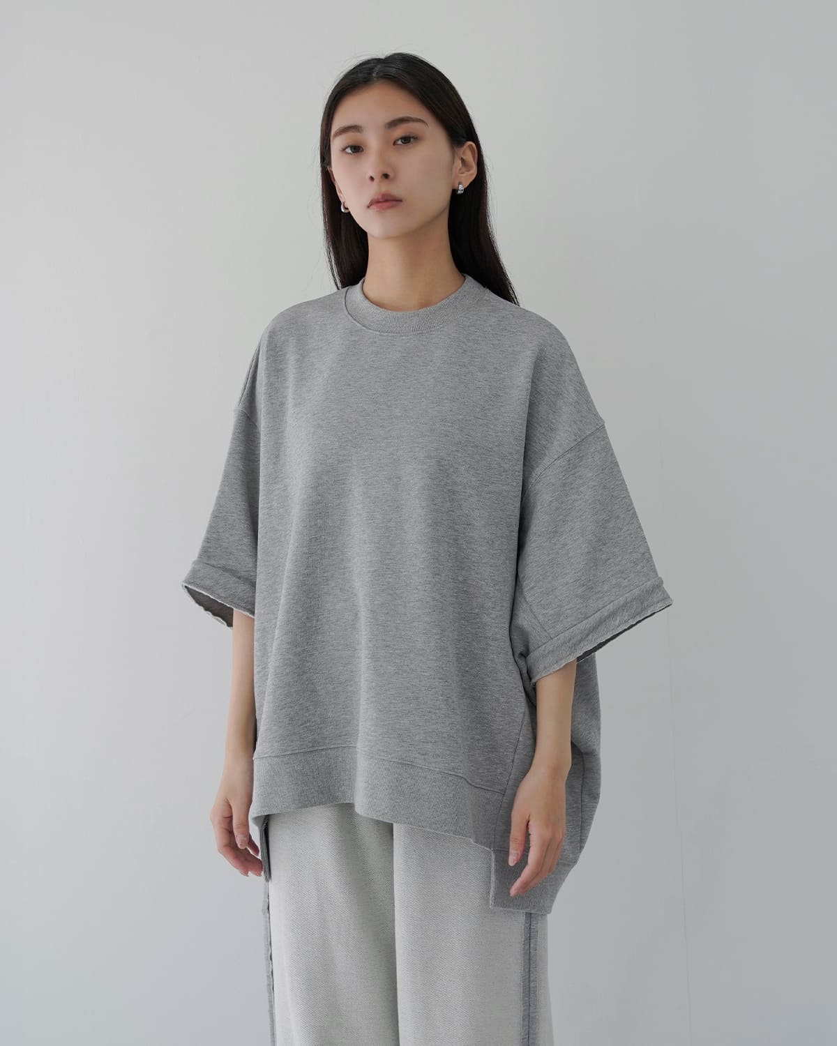 FLOWER(フラワー)スイッチングワイドスウェットシャツ “Switching wide sweat shirt” 26ssf006