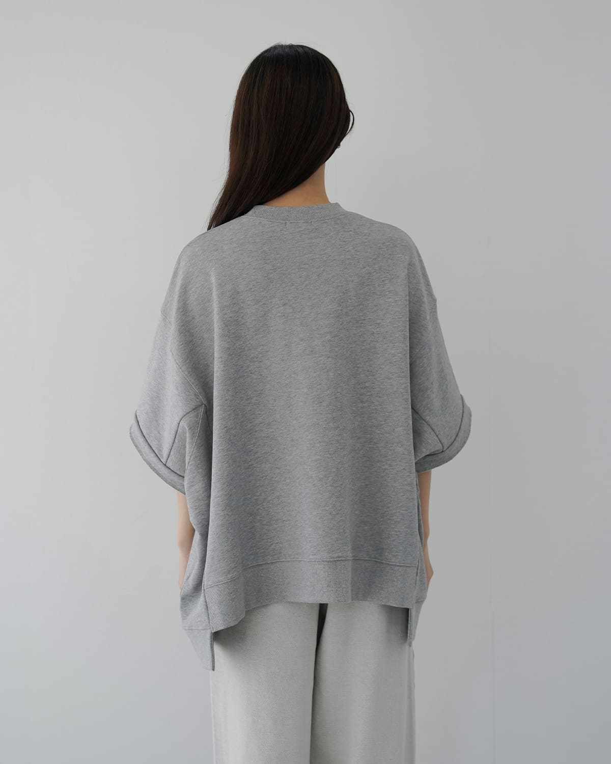 FLOWER(フラワー)スイッチングワイドスウェットシャツ “Switching wide sweat shirt” 26ssf006