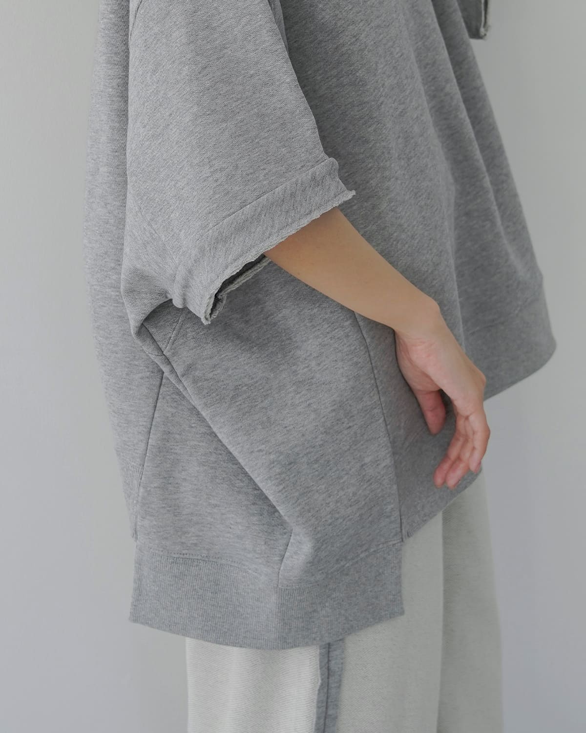 FLOWER(フラワー)スイッチングワイドスウェットシャツ “Switching wide sweat shirt” 26ssf006