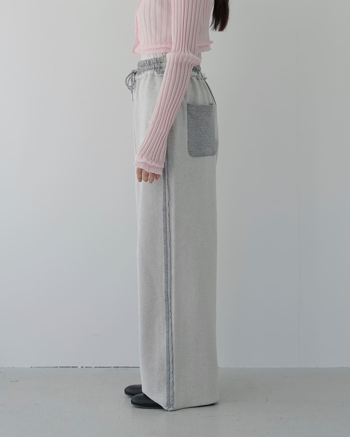 FLOWER(フラワー)リバースサイドスウェットパンツ “Reverse side sweat pants” 26ssf007