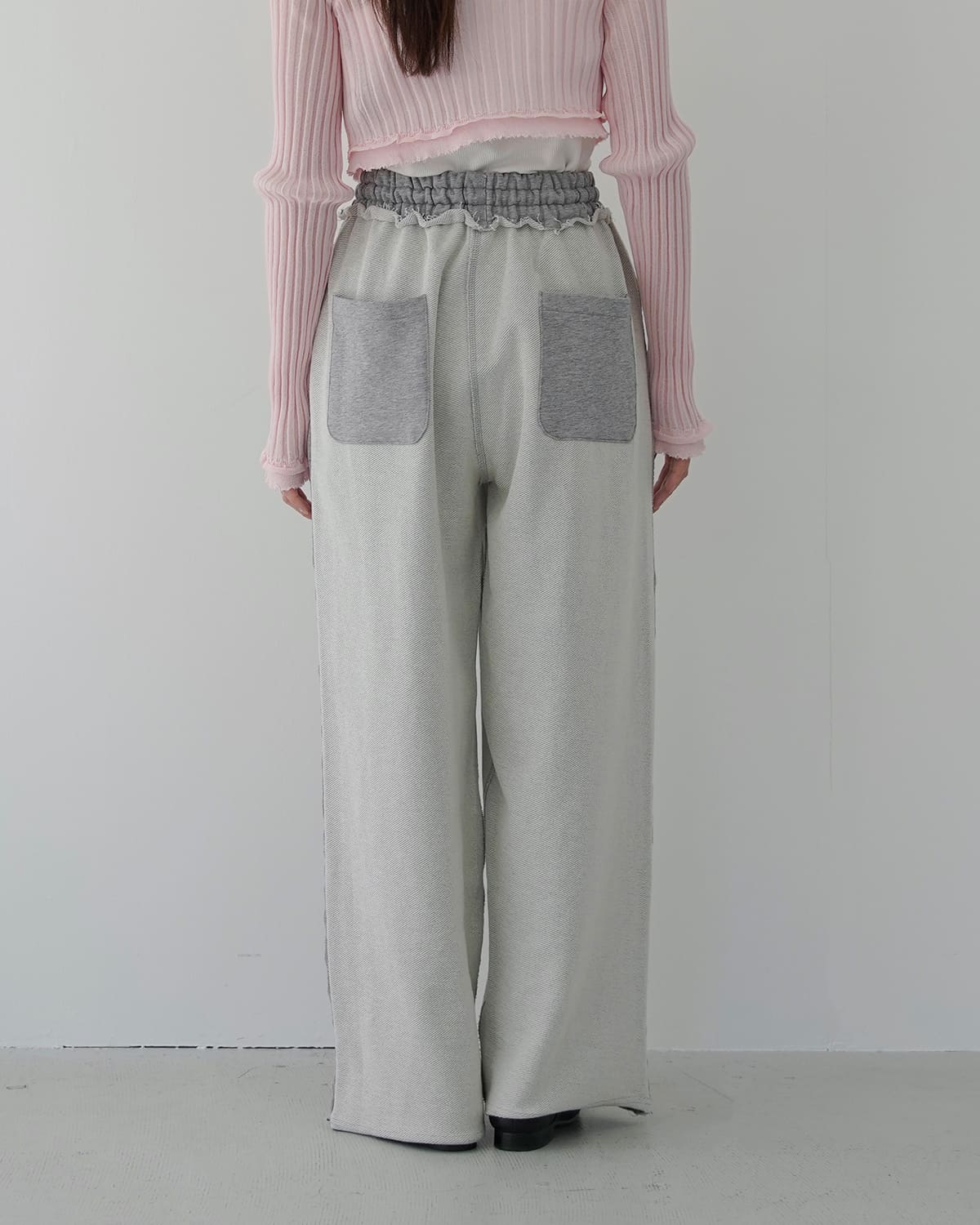 FLOWER(フラワー)リバースサイドスウェットパンツ “Reverse side sweat pants” 26ssf007