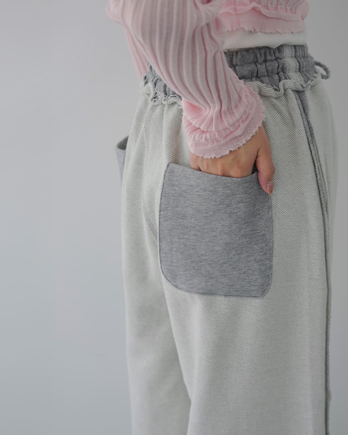 FLOWER(フラワー)リバースサイドスウェットパンツ “Reverse side sweat pants” 26ssf007