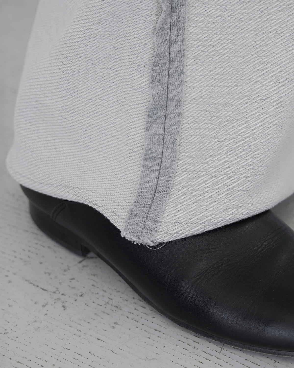 FLOWER(フラワー)リバースサイドスウェットパンツ “Reverse side sweat pants” 26ssf007