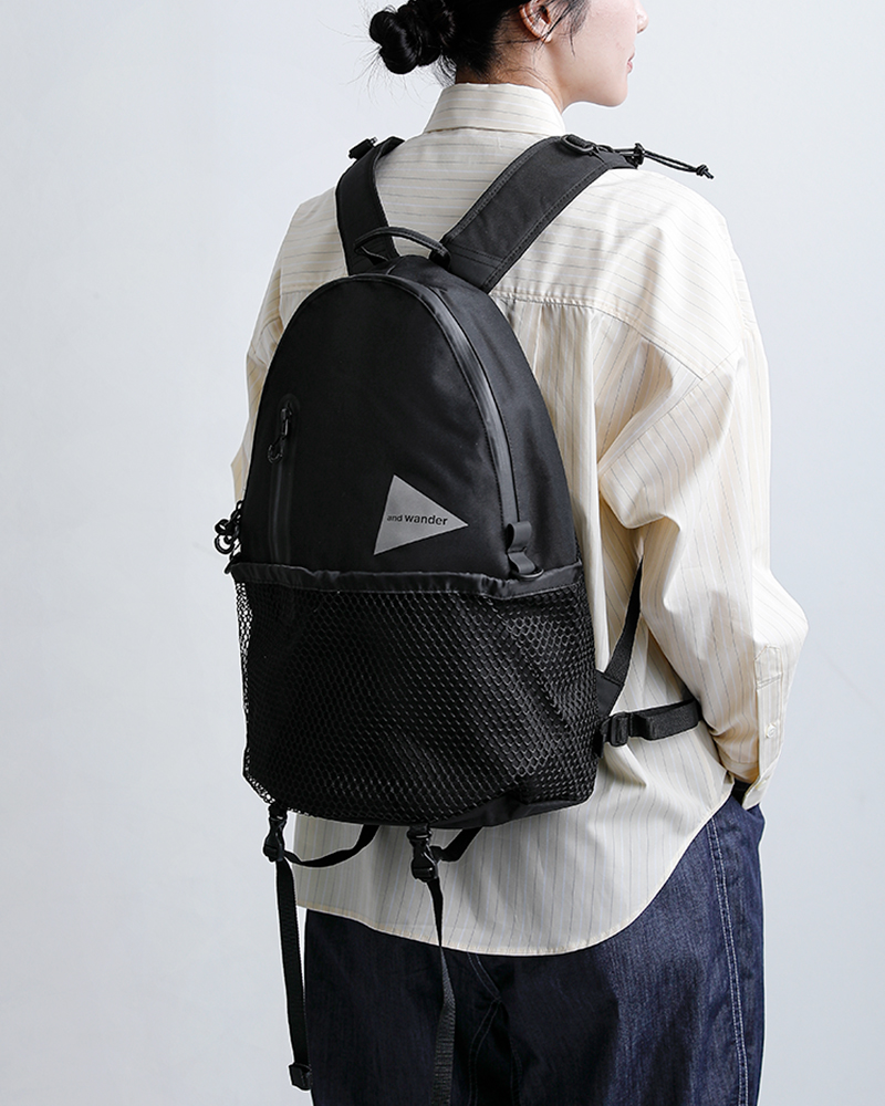 and wander(アンドワンダー)PE/CO20LデイパックPE/CO20Ldaypack574-5985223
