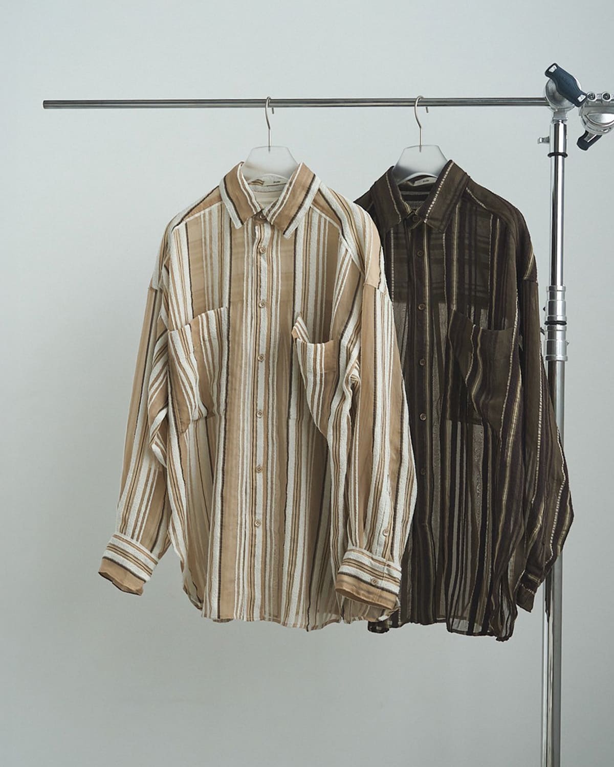 anuke(アンヌーク)シアーストライプオーバーシャツSheerStripeShirt 62520424